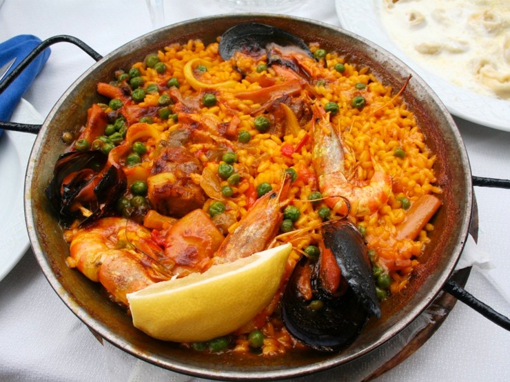 Seafood paella